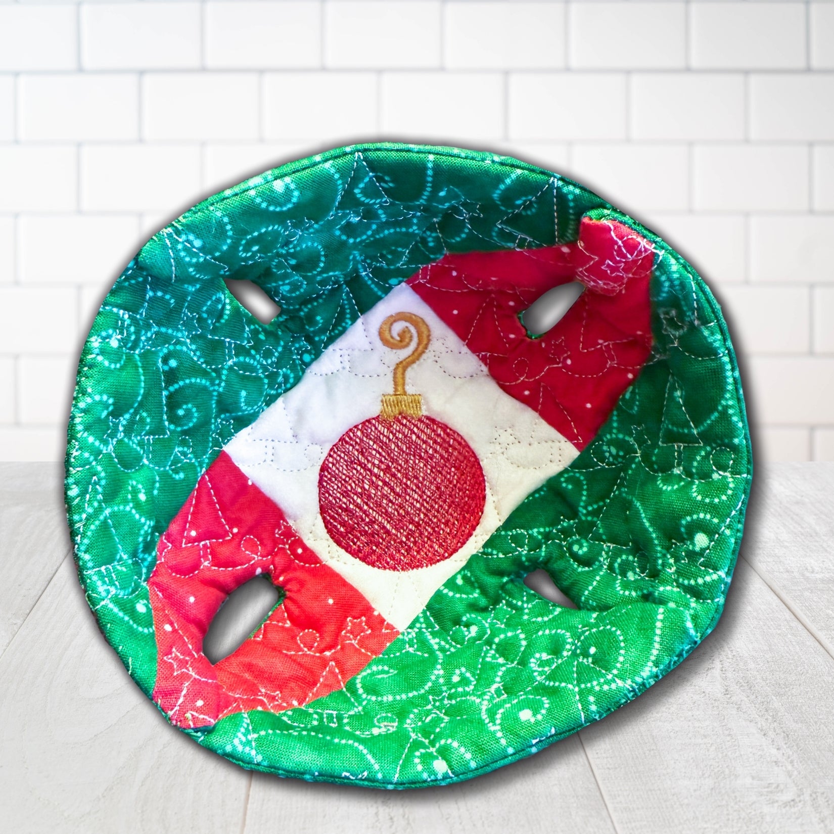 Christmas Microwave Quilted Bowl Cozies In the Hoop Machine Embroidery Design