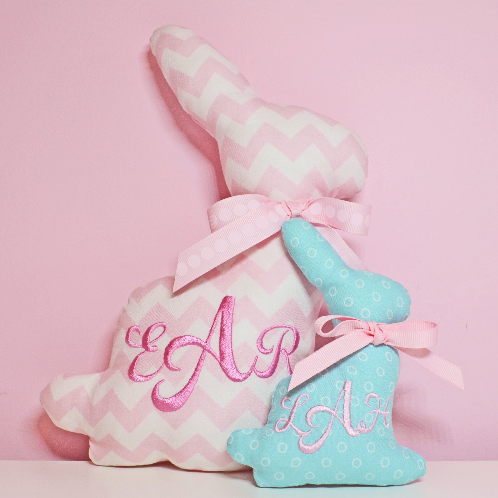 Rosarian Font Embroidery Designs