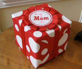 Mom & Grandma Badges In the Hoop Designs